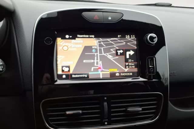 Renault Clio (2017) thumbnail 22