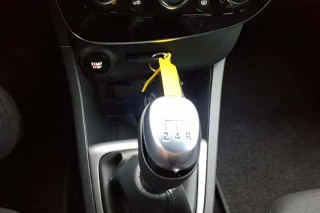 Renault Clio (2017) thumbnail 24