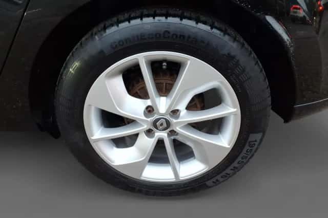 Renault Clio (2017) thumbnail 8