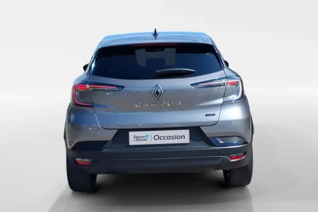 Renault Captur (2025) thumbnail 6