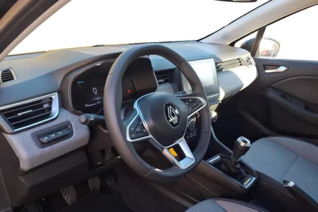 Renault Clio (2024) thumbnail 16