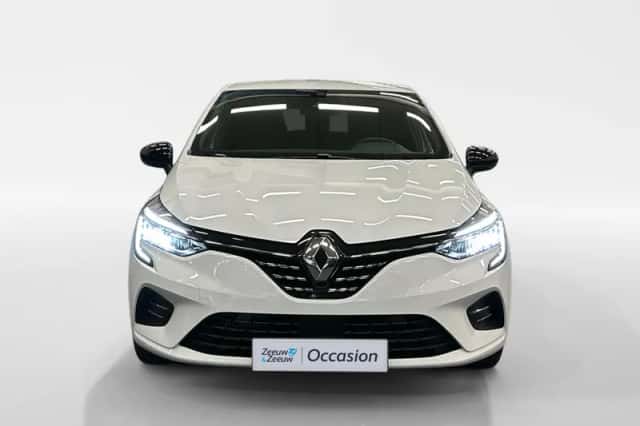 Renault Clio (2022) thumbnail 2