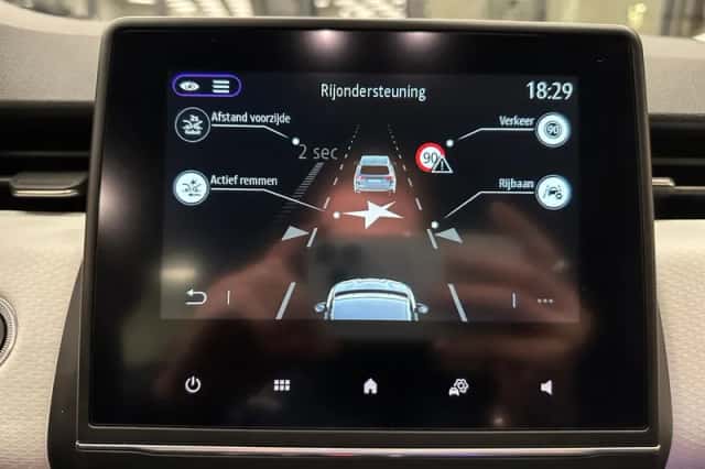 Renault Clio (2022) thumbnail 22