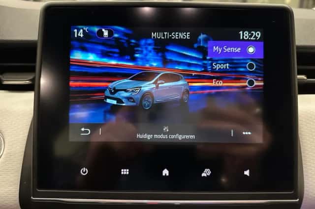 Renault Clio (2022) thumbnail 24