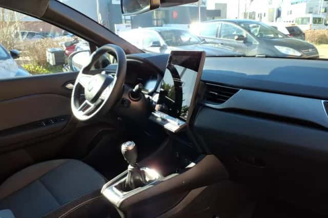Renault Captur (2024) thumbnail 18