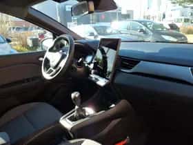 Renault Captur (2024) thumbnail 18