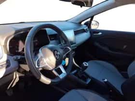 Renault Clio (2024) thumbnail 14