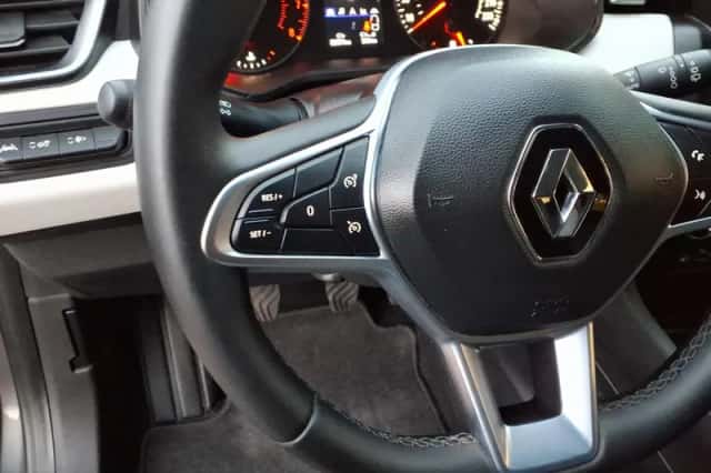 Renault Clio (2023) thumbnail 16