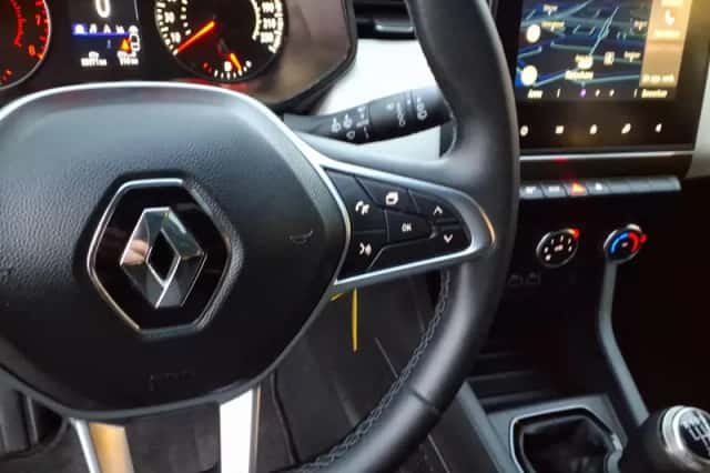Renault Clio (2023) thumbnail 17
