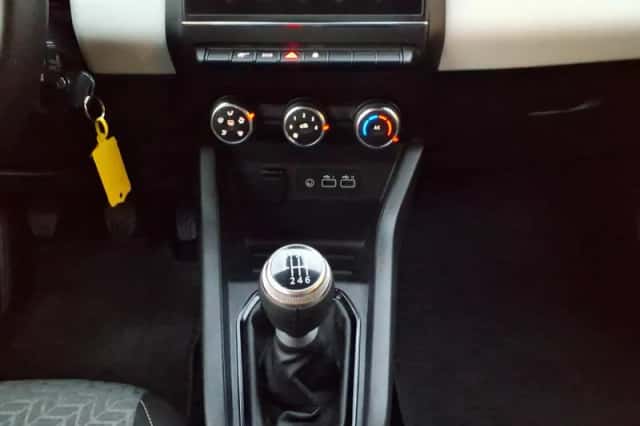 Renault Clio (2023) thumbnail 23