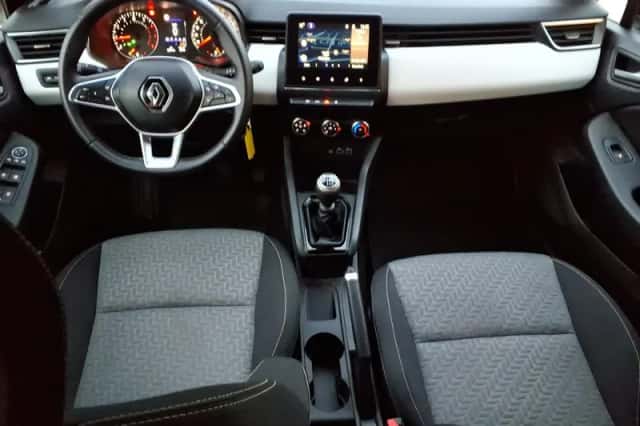 Renault Clio (2023) thumbnail 27