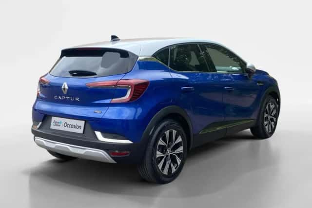Renault Captur (2023) thumbnail 2