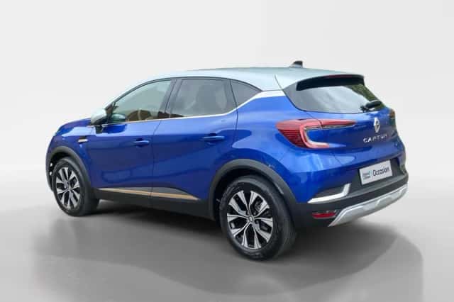 Renault Captur (2023) thumbnail 4