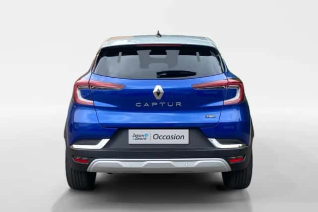 Renault Captur (2023) thumbnail 5
