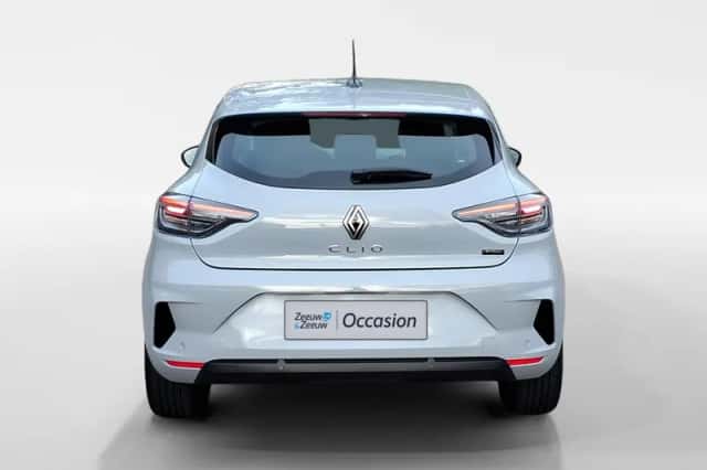 Renault Clio (2024) thumbnail 3
