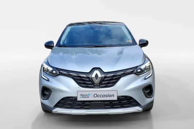 Renault Captur (2024) thumbnail 2