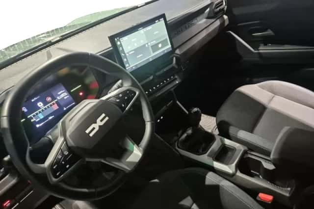 Dacia Duster (2025) thumbnail 12