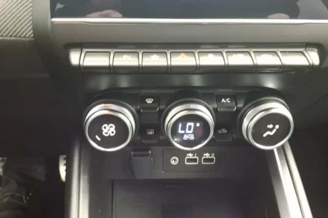 Renault Clio (2025) thumbnail 24