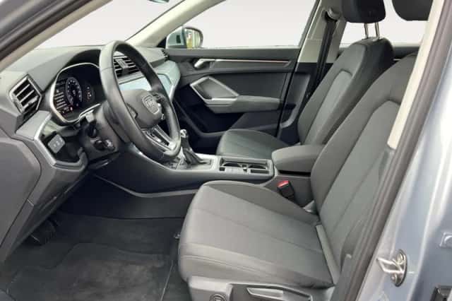 Audi Q3 (2021) thumbnail 11