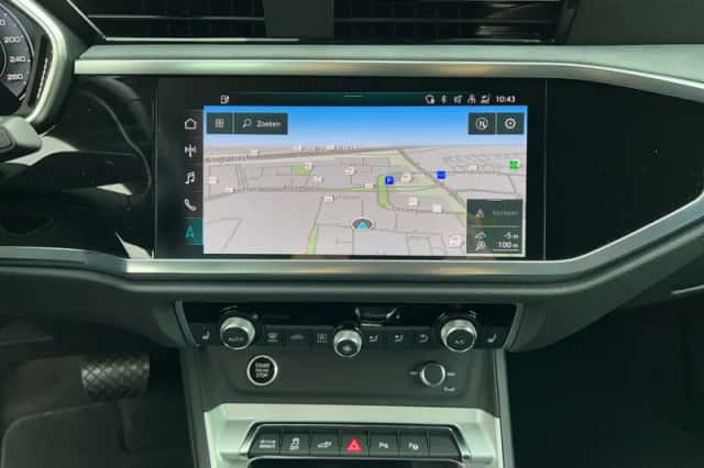 Audi Q3 (2021) thumbnail 23