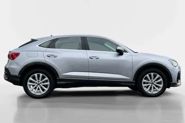 Audi Q3 (2021) thumbnail 7