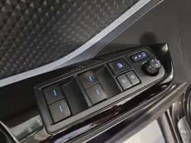 Toyota C-HR (2021) thumbnail 17
