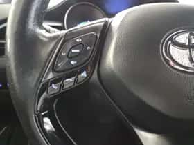 Toyota C-HR (2021) thumbnail 9