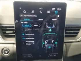 Renault Captur (2024) thumbnail 16