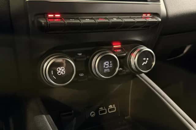 Renault Captur (2023) thumbnail 22