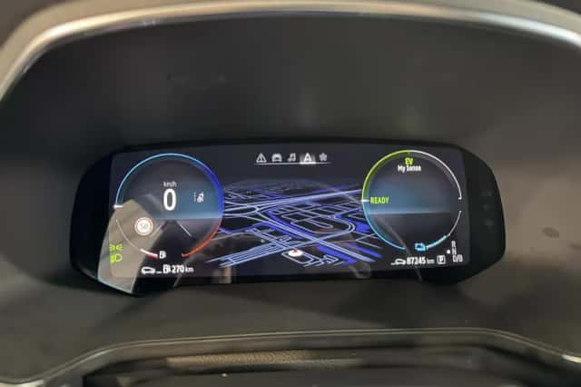 Renault Captur (2023) thumbnail 32