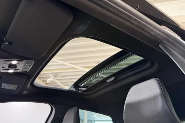 Renault Captur (2023) thumbnail 34