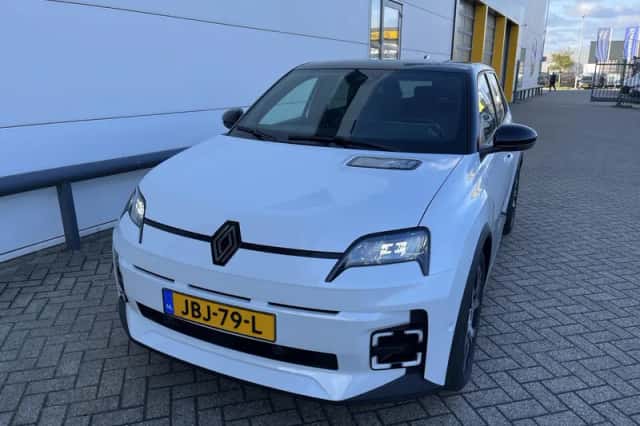 Renault 5 (2025) thumbnail 2