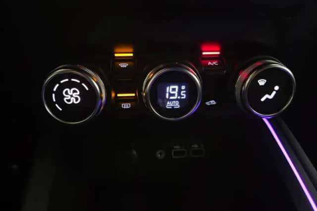 Renault Clio (2024) thumbnail 12