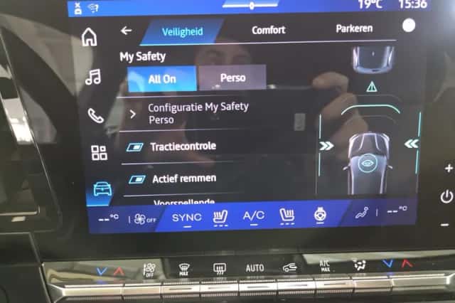 Renault Mégane E-Tech (2025) thumbnail 14