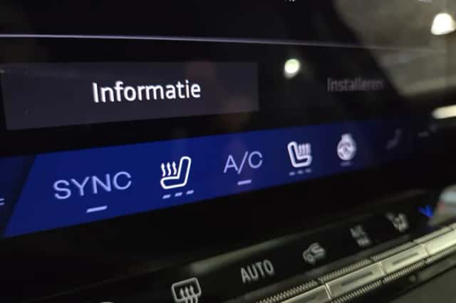 Renault Mégane E-Tech (2025) thumbnail 15