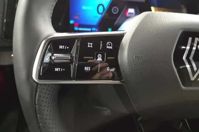 Renault Mégane E-Tech (2025) thumbnail 9