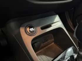 Renault Captur (2017) thumbnail 31