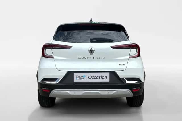 Renault Captur (2023) thumbnail 6