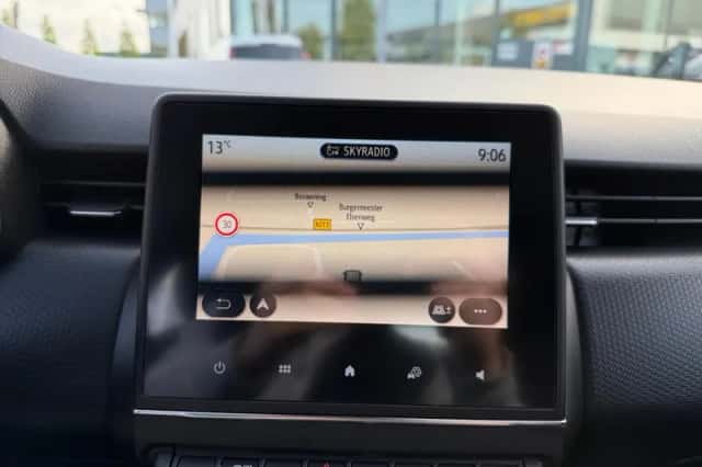 Renault Clio (2020) thumbnail 24