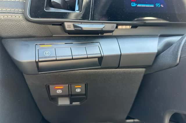 Renault Mégane E-Tech (2025) thumbnail 15