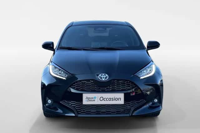 Toyota Yaris (2025) thumbnail 2