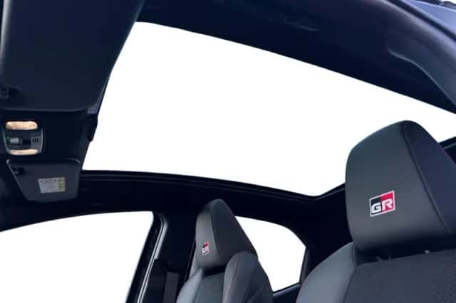 Toyota Yaris (2025) thumbnail 9