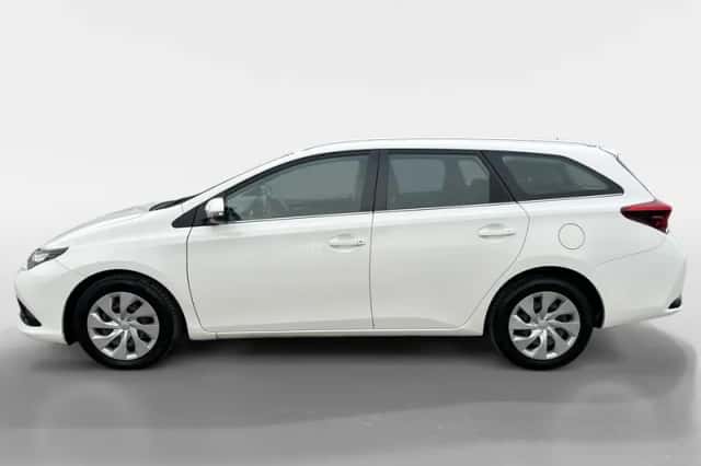 Toyota Auris (2016) thumbnail 4