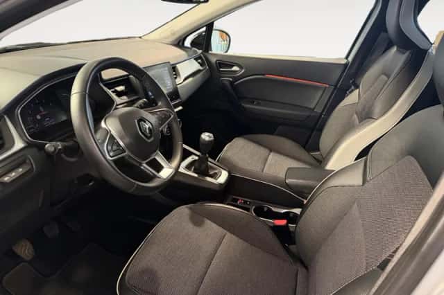 Renault Captur (2022) thumbnail 11