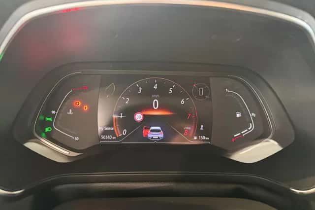 Renault Captur (2022) thumbnail 17