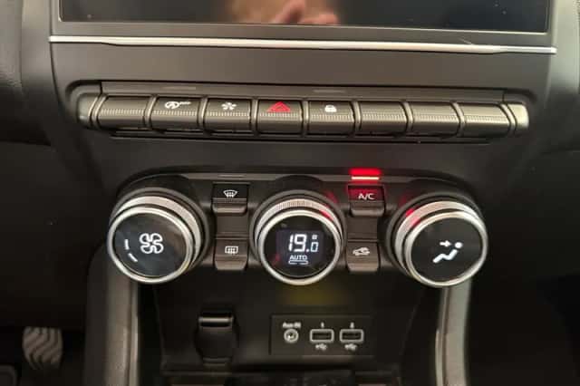 Renault Captur (2022) thumbnail 26