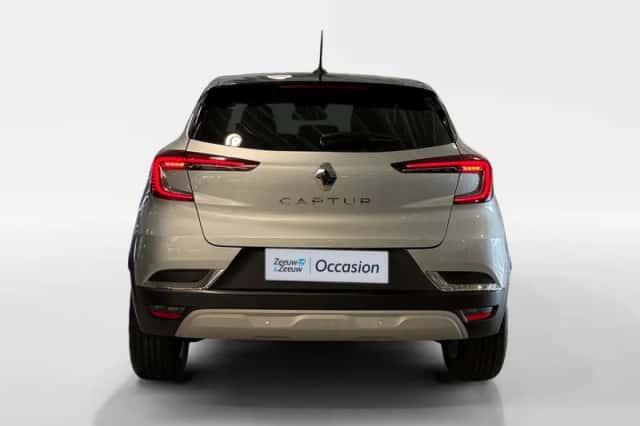Renault Captur (2022) thumbnail 6