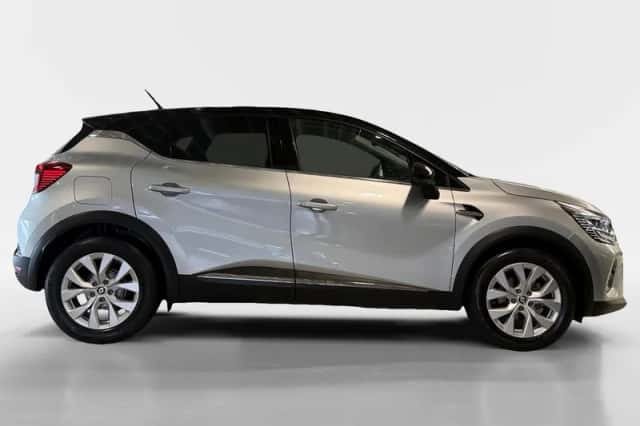 Renault Captur (2022) thumbnail 8
