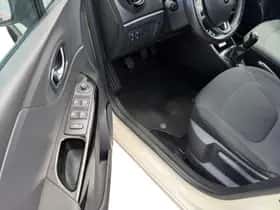 Renault Captur (2016) thumbnail 11