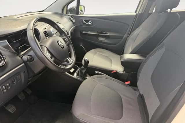 Renault Captur (2016) thumbnail 12